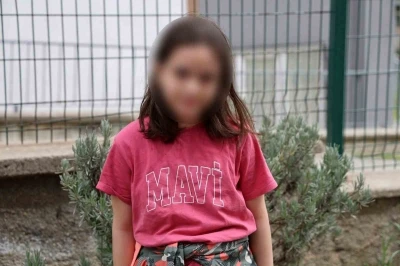 N&ouml;bet&ccedil;i &ouml;ğretmen diğer &ouml;ğrencileri kurtarmak i&ccedil;in &rsquo;yere yatın&rsquo; diye bağırmış
