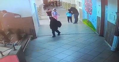 N&ouml;bet&ccedil;i &ouml;ğretmen Heimlich manevrası ile &ouml;ğrenciyi hayata d&ouml;nd&uuml;rd&uuml;
