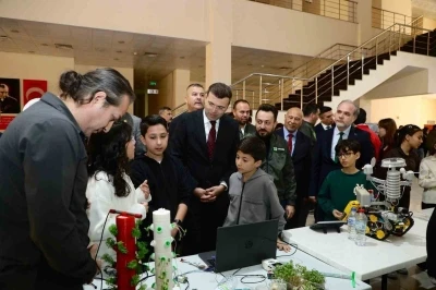 N&Ouml;H&Uuml;&rsquo;de yapay zeka ve otonom sistemlerle tarımsal d&ouml;n&uuml;ş&uuml;m konuşuldu
