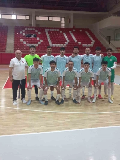 N&Ouml;H&Uuml; futsal takımından T&uuml;rkiye ikinciliği
