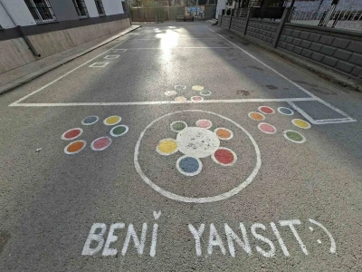 N&Ouml;H&Uuml; g&ouml;n&uuml;ll&uuml; &ouml;ğrencilerinden Sel&ccedil;uk İlkokulu&rsquo;na renkli dokunuş
