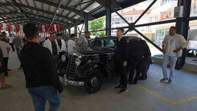 Nostalji otomobil tutkunları D&uuml;zce&rsquo;de buluştu
