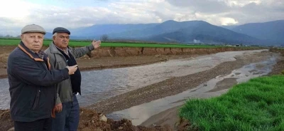 &Ouml;demiş&rsquo;te baraj tahliye suyu sel oldu, ge&ccedil;tiği tarlaları k&uuml;&ccedil;&uuml;ltt&uuml;

