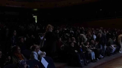 &Ouml;d&uuml;ll&uuml; oyun Bursa&rsquo;daki festivalde sahnelendi
