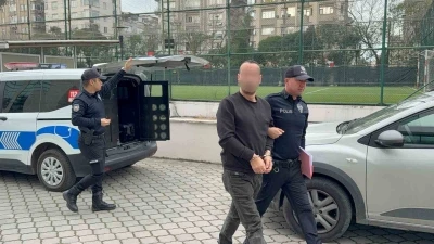Oğlu tutuklanınca adliyede olay &ccedil;ıkarmıştı, adli kontrol şartıyla serbest bırakıldı
