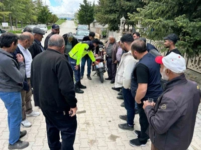 &Ouml;ğrenci ve vatandaşlara g&uuml;venli trafik anlatıldı
