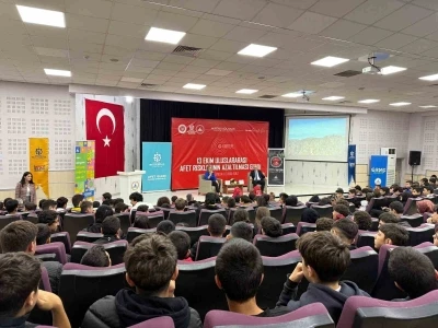 Öğrenci ve yetişkinlere afet eğitimi
