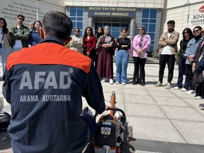 &Ouml;ğrenciler AFAD g&ouml;n&uuml;ll&uuml;l&uuml;k eğitimi ile bilin&ccedil;leniyor

