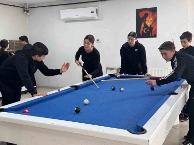&Ouml;ğrenciler Bah&ccedil;eşehir Gen&ccedil;lik Merkezi&rsquo;nde misafir edildi
