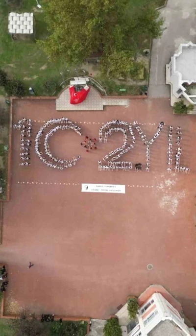 Öğrenciler Cumhuriyetin 102.yılını çizdi
