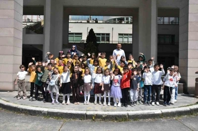 &Ouml;ğrenciler dondurulmuş hayvan m&uuml;zesini yakından inceledi
