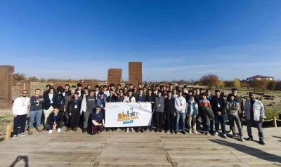 Öğrenciler &quot;Maziden Atiye Ahlat&quot; programıyla tarih yolculuğuna çıkıyor
