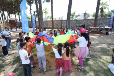 &Ouml;ğrenciler Tekstil Park&rsquo;ta doyasıya eğlendi
