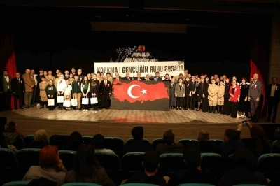 &Ouml;ğrencilerden İstiklal Marşı&rsquo;na anlamlı program
