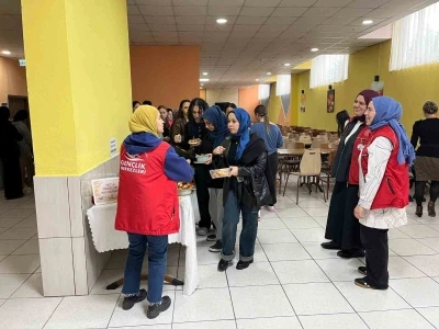 &Ouml;ğrencilere gen&ccedil;lik merkezinin faaliyetleri tanıtıldı
