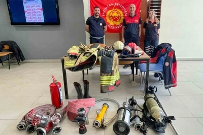 &Ouml;ğrencilere itfaiyecilik mesleği tanıtıldı
