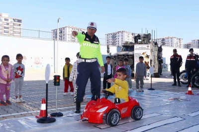 Öğrencilere tanıtım ve bilgilendirme etkinliği düzenledi
