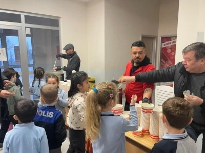 &Ouml;ğrencilere &uuml;cretsiz &ccedil;orba ikramı
