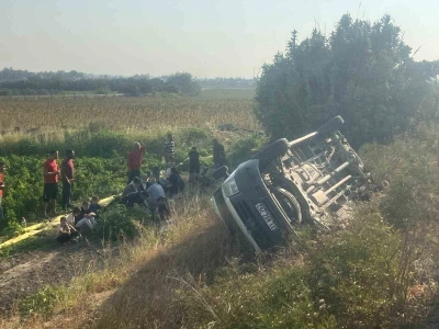 Öğrencileri taşıyan servis kaza yaptı: 8 yaralı
