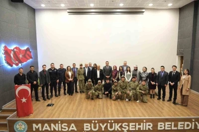 &Ouml;ğrencilerin hazırladığı program b&uuml;y&uuml;k beğeni topladı

