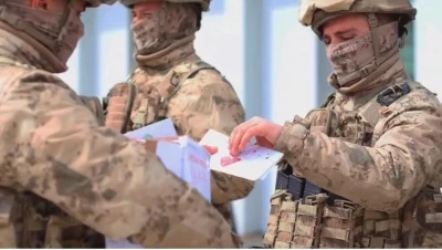 &Ouml;ğrencilerin mektupları Mehmet&ccedil;iğe ulaştı
