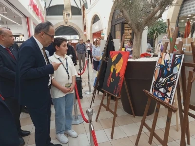 &Ouml;ğrencilerin yıl boyunca emek verdikleri eserler g&ouml;r&uuml;c&uuml;ye &ccedil;ıktı
