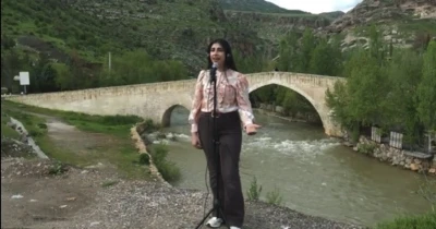 &Ouml;ğretmen ve &ouml;ğrenciler &Ccedil;ermik i&ccedil;in &ccedil;alıp s&ouml;yledi
