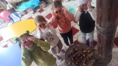 Öğretmenden öğrencilerine kestane sürprizi
