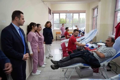 Öğretmenler kan bağışında bulundu
