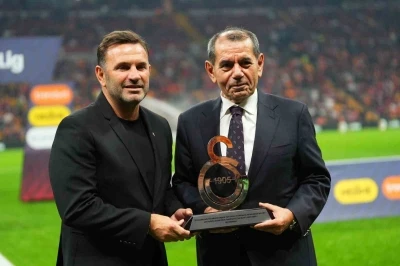 Okan Buruk’a 100. galibiyet plaketi verildi
