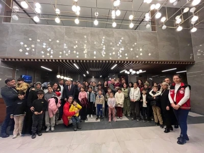 &Ouml;ks&uuml;z ve yetim &ccedil;ocuklar i&ccedil;in iftar programı d&uuml;zenlendi
