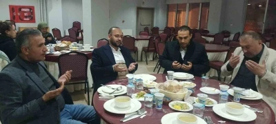 &Ouml;ks&uuml;z ve yetimler i&ccedil;in g&ouml;n&uuml;lleri ısıtan iftar
