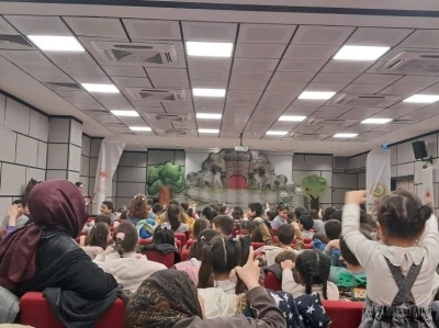 Okul &ouml;ncesi &ouml;ğrencileri &lsquo;Akıllı Tavşan Momo&rsquo; m&uuml;zikaline katıldı
