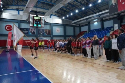 Okul sporları açılış seremonisiyle başladı
