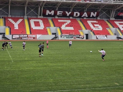 Okul sporları futbol gen&ccedil;ler grup yarışmaları 288 sporcunun katılımıyla Yozgat&rsquo;ta başladı
