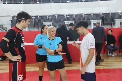 Okul Sporları Gen&ccedil;ler B Hentbol Yarı Finalleri K&uuml;tahya&rsquo;da tamamlandı
