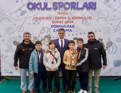 Okul sporları tenis m&uuml;sabakaları &Ccedil;aycuma&rsquo;da tamamlandı
