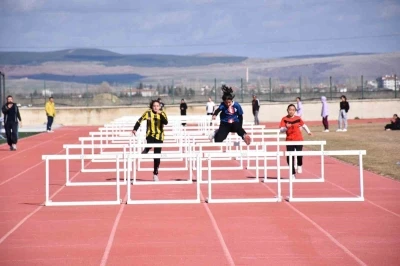 &rsquo;Okul Sporları Yıldızlar Atletizm M&uuml;sabakaları&rsquo; sona erdi
