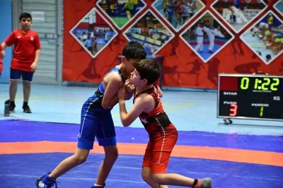Okul Sporları Yıldızlar G&uuml;reş m&uuml;sabakaları tamamlandı
