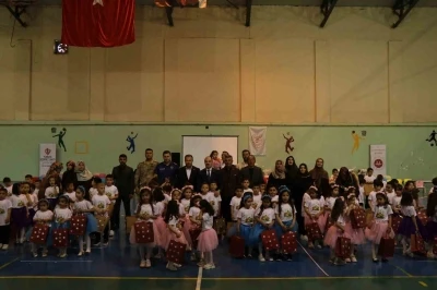 Oltu&rsquo;da 4-6 yaş Kur&rsquo;an kursu &ouml;ğrencilerinden yılsonu programı coşkusu
