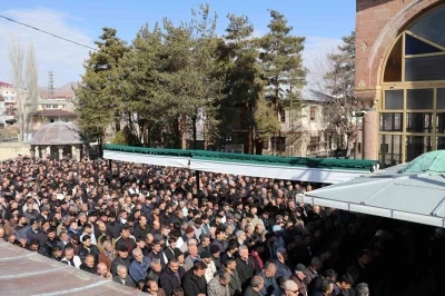Oltu&rsquo;da motosiklet kazası: 1 &ouml;l&uuml;, 1 yaralı
