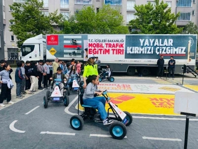 Oltu&rsquo;da &ouml;ğrencilere trafik eğitimi
