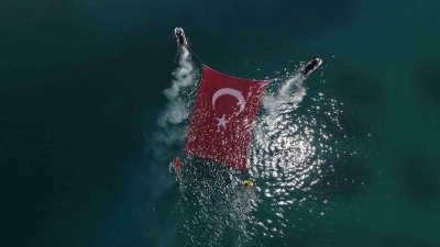 Ölüdeniz JAK Timinden coşkulu Zafer Bayramı kutlaması
