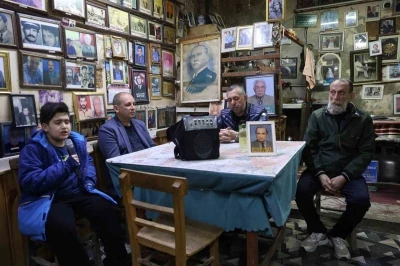 &Ouml;l&uuml;ler Kıraathanesi&rsquo;nde nostaljik bayramlaşma
