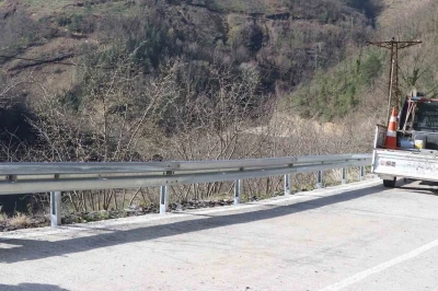 &Ouml;l&uuml;m yoluna bariyerli &ouml;nlem
