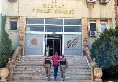 &Ouml;l&uuml;ml&uuml; kazaya karışıp ka&ccedil;an şof&ouml;r jandarma ekipleri tarafından yakalandı
