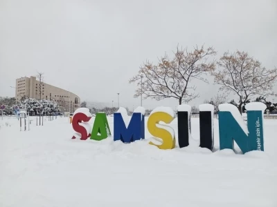 Olumsuz hava şartları  nedeniyle Ala&ccedil;am&rsquo;daki 2 okulda eğitim tatil edildi
