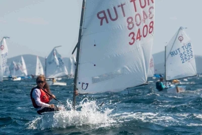 Olympos Regatta’da genç yelkenciler dalgalara meydan okudu
