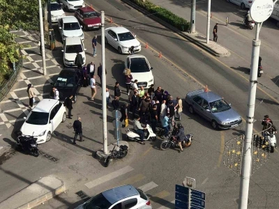 Önce çocuğa çarptı, sonra da otomobilini park etme bahanesiyle kaçtı
