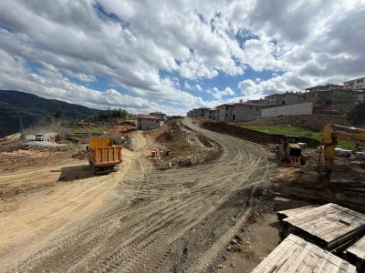 Onikişubat Belediyesi&rsquo;nden 11 kırsal mahallede ulaşım yatırımı seferberliği

